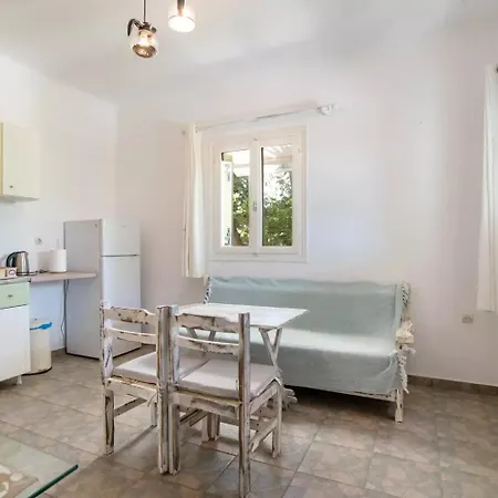 Retreat Apartment Glifades